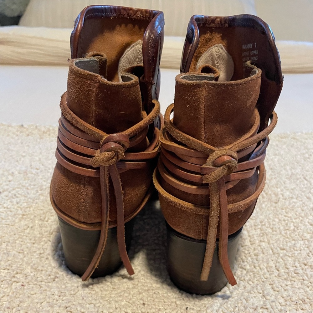 Freebird by Steven Madden Casey boot. Women’s size 7. Brown leather. - Picture 4 of 7